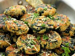 فطائر البطاطا بالسبانخ والثوم