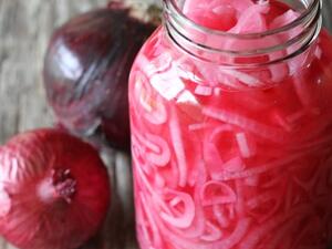 مخلل البصل الوردي 