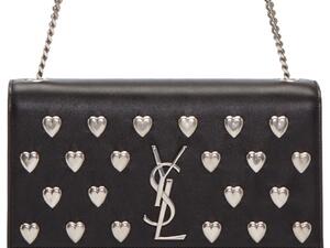 حقيبة الكتف الجديد من سان لوران مليئة بالقلوب