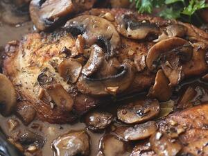 صينية الدجاج بالفطر والخل