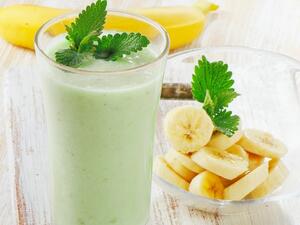 للرياضيين سموثي الشاي الأخضر والموز