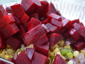 سلطة الشمندر والذرة