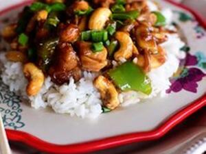 الدجاج بالكاجو الطريقة الصينية