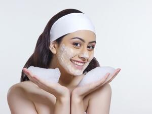 بعض الطرق البسيطة للحفاظ على بشرة وجهك نظيفة 