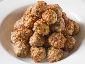 يخنة كرات اللحم بالبيض