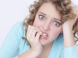  كيف يمكنك أن تتوقفي اليوم عن قضم أظافرك؟
