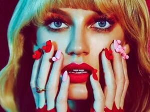 موضة الكرات على الاظافر