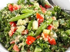 سلطة الكينوا مع الطحينة