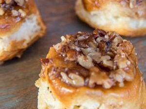 كرات السكر بالقرفة