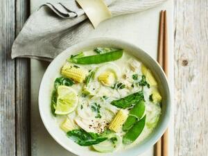 شوربة الدجاج التايلندية