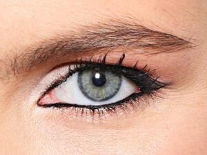 احصلي على عيون جذابة وكبيرة كل صباح
