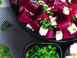 سلطة الشمندر بجبن الفيتا