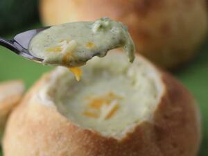 شوربة التشيدر والبروكلي الشهية