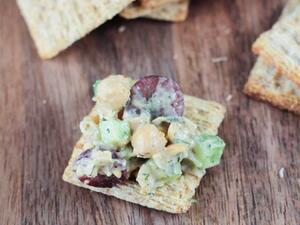 سلطة الحمص النباتية