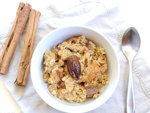 شوفان بالقرفة والجوز والتمر