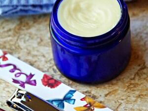 كريم الزبدة للأظافر