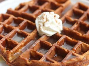 وافلز الزنجبيل مع كريمة الفانيليا