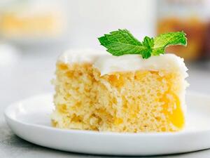 كعكة الكريمة والدراق الخفيفة