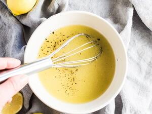 صلصة الليمون قليلة الدسم للسلطات