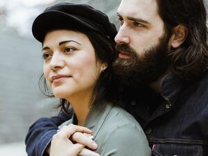 دراسة: العناق يؤدي الى انخفاض المشاعر السلبية