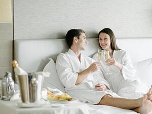 هل شرب الكحول يساعد على تحفيز الرغبة الجنسية؟