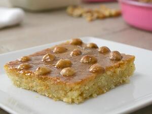 بسبوسة البندق الهشة