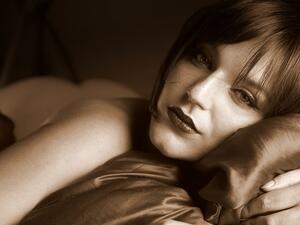 يمثل اللون الأحمر النار ويقال بأنه يرمز الى الحب والثراء والترف