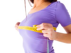 التمارين الرياضية تساعد على شد منطقة الصدر