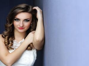 عروس البوابة: تسريحة بسيطة لحفل زفافك في الربيع