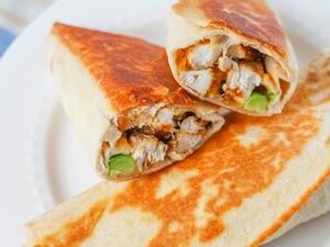 بوريتو الدجاج والأفوكادو