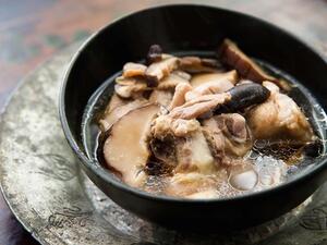 شوربة "الشيتاكي" الفطر الأسود