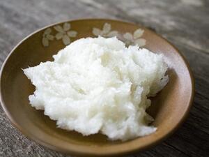 مقشر الوجه بزيت شجرة الشاي وجوز الهند