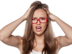 لا تقلقي بعد الآن هناك حل لمشكلة القشرة