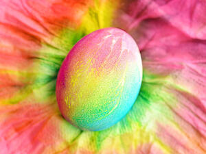 صبغ بيض عيد الفصح في المنزل