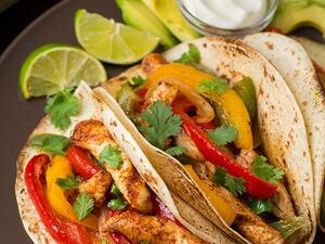 صينية فاهيتا الدجاج المكسيكية