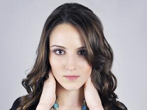 الخصل الرائعة لا تحتاج الى منتجات العناية بالشعر من الخارج فقط