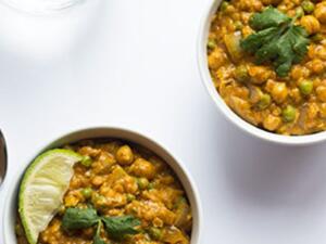 يخنة العدس بالكاري