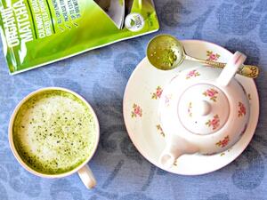 شاي الماتشا بالحليب والهال