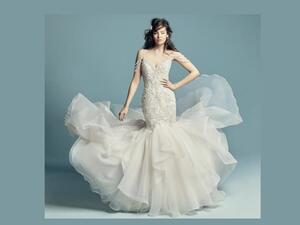 فساتين زفاف ماغي سوتيرو تبزر الأناقة الشخصية 