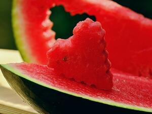 كيفية استخدام البطيخ لنمو الشعر