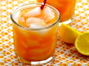 عصير النكتارين المنعش