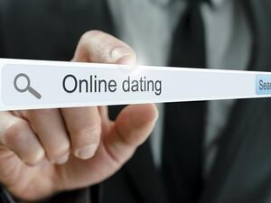 مواقع التعارف كذبة كبيرة أم خاطبة عصرية؟