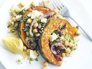 سلطة الكينوا واليقطين