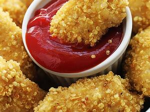 قطع الدجاج (ناغتس) بالكينوا