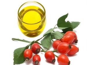 جميلة البوابة: فوائد زيت الورد للبشرة 