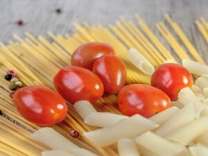 معكرونة بالجمبري والصلصة الحمراء