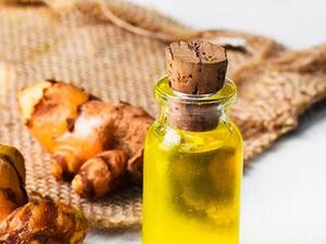 اصنعيه بنفسك: زيت الكركم العطري المفيد للبشرة