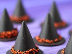 قبعات الساحرة للهالوين