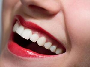 الأحمر الجذاب رائعة ويناسب الجميع.