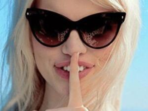 عارضة من دعاية ديور الجديدة